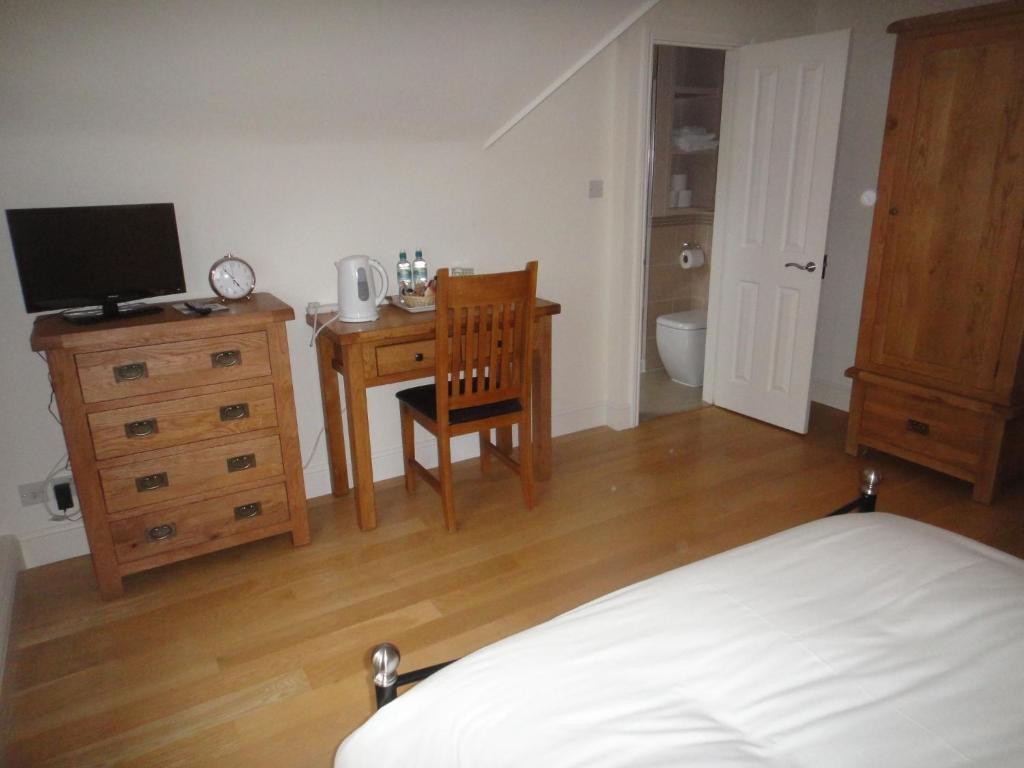 The Oaks Guest House London Room photo