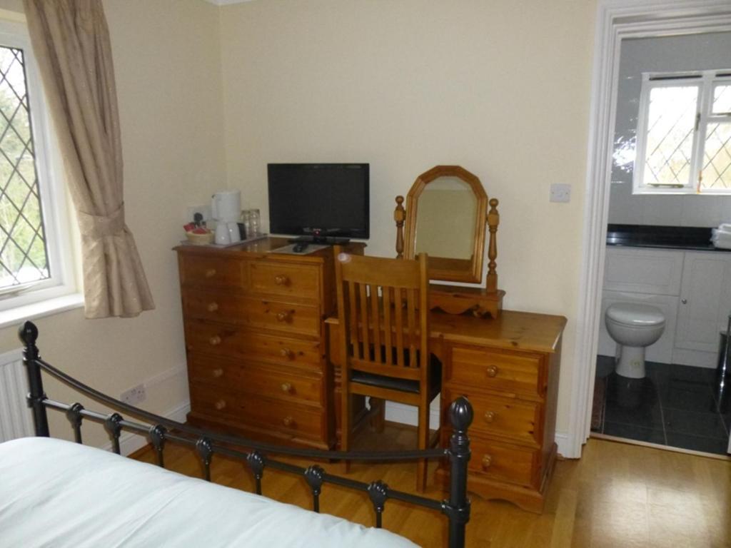 The Oaks Guest House London Room photo