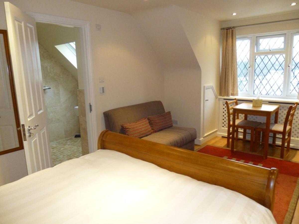 The Oaks Guest House London Room photo