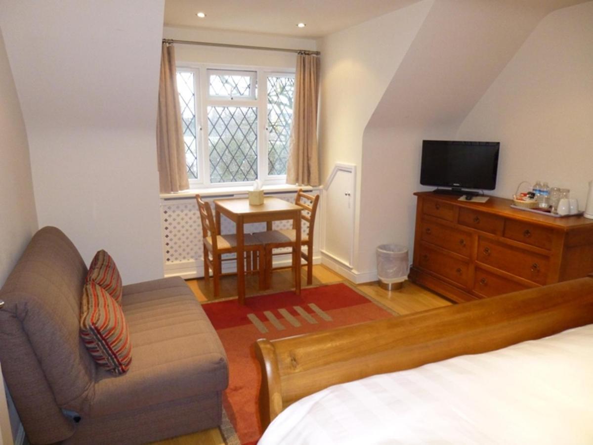 The Oaks Guest House London Room photo